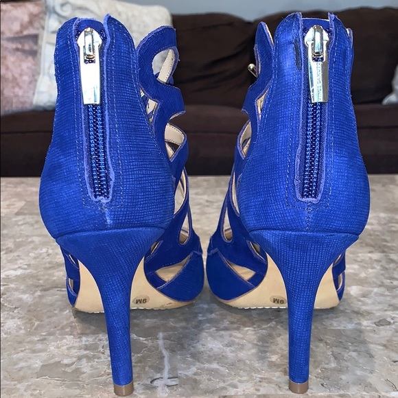 Vince Camuto Ballana Lace Up Pumps - Picture 6 of 7